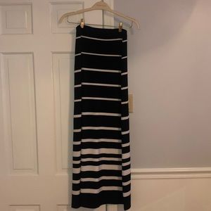 White House | Black Market Maxi Skirt (XS)
